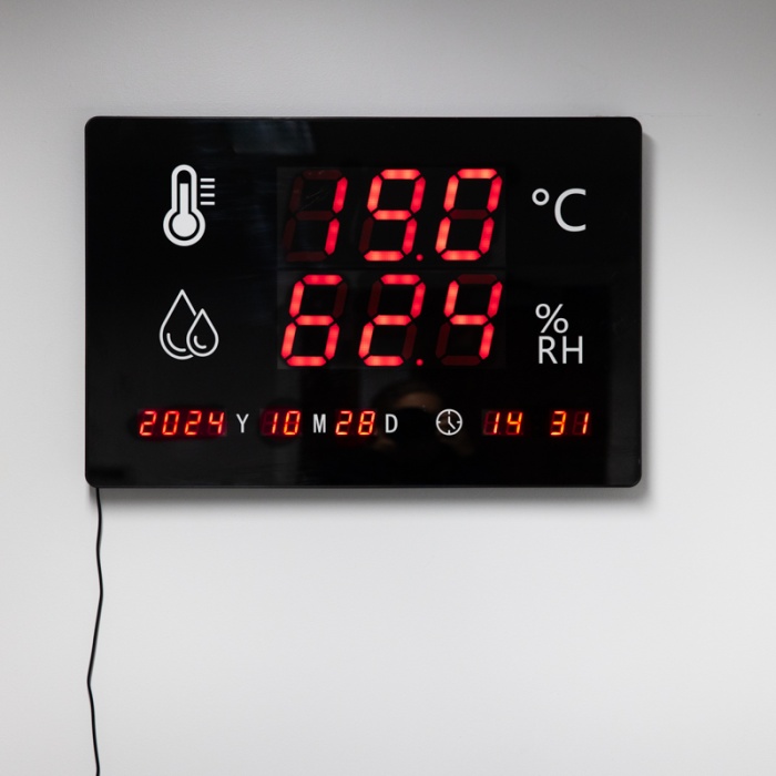 825-886 - WM60 Wall Mounted Thermometer & Hygrometer