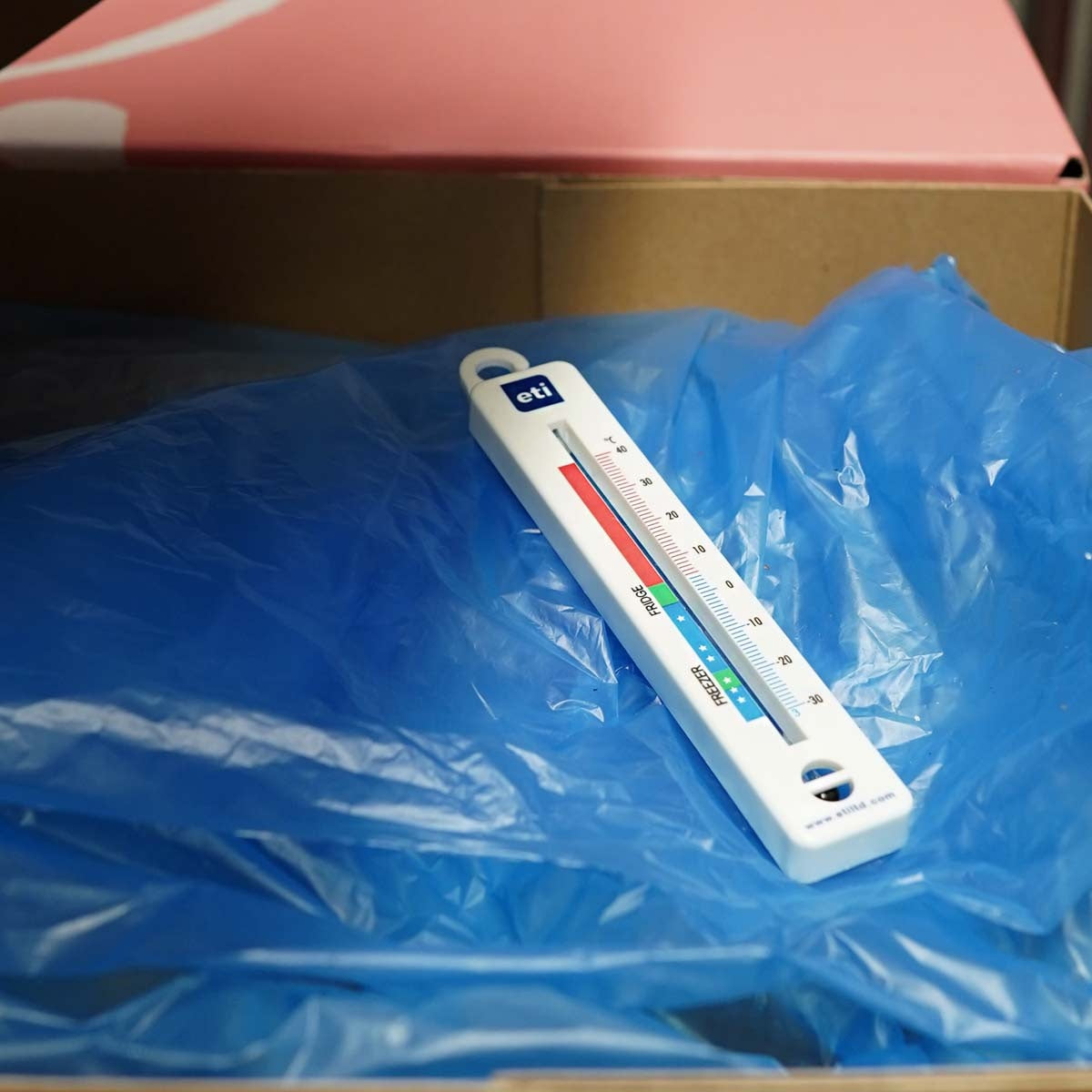 Vertical Spirit-Filled Fridge Freezer Thermometer